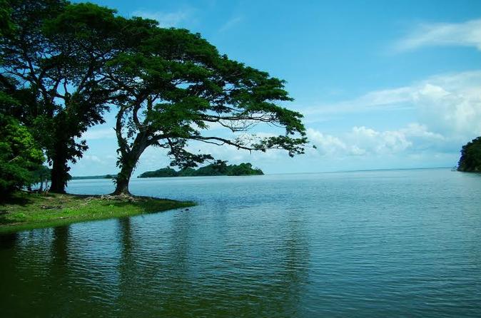 One-Way Shared Bus and Boat Shuttle La Fortuna to Solentiname