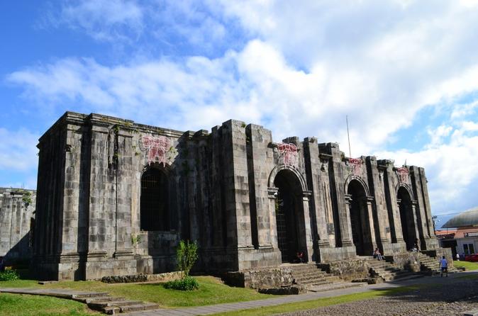 Full-Day Cartago Ruins, Iraz– Volcano and Sarapiqu– River Cruise San José