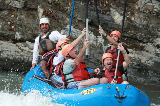Tour: Savegre River White Water Rafting Jacó
