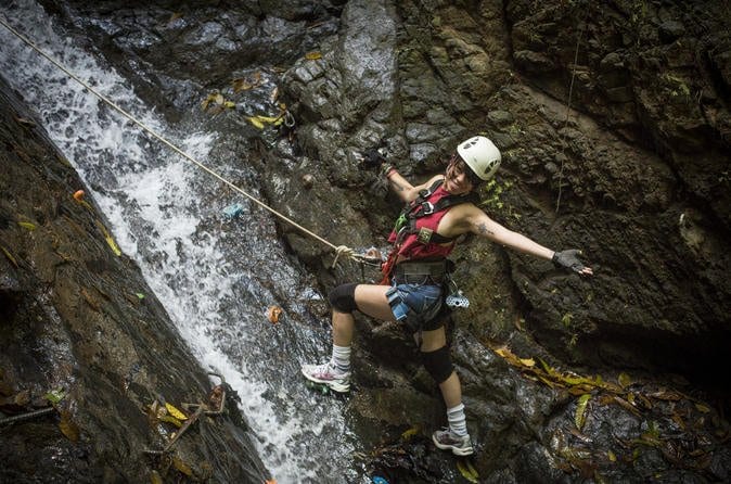 Tour: Waterfall Rappelling, Zipline and Trek Adventure Jacó