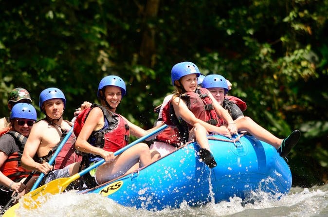 Class II-III Rafting And Chocolate La Fortuna