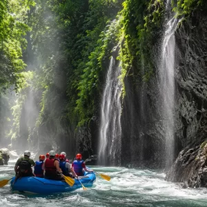 Full-Day Pacuare River Class III–IV Rafting Adventure