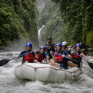2-Day Pacuare River Rafting & Rainforest Lodge Adventure